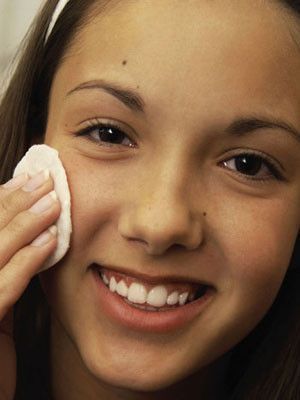 comment traiter l'acné chez l'adolescent